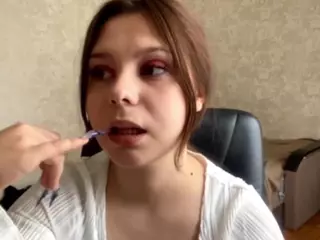 MildredGawne's Live Sex Cam Show