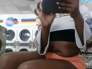 tsunamit3a's Live Sex Cam Show