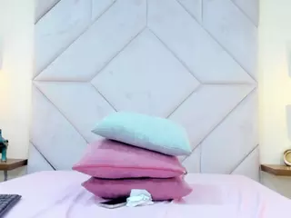 LunnaFoxx's Live Sex Cam Show