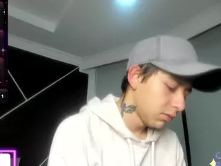AlecAndrews's Live Sex Cam Show