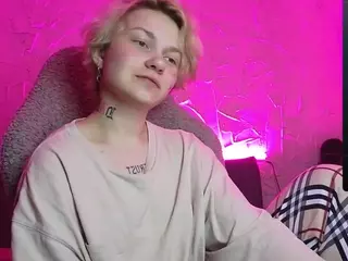 esajukyy's Live Sex Cam Show