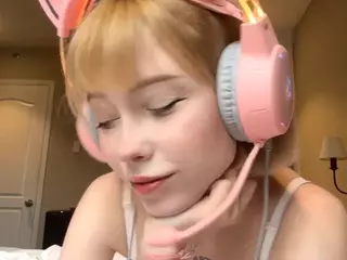 EsmaCorby's Live Sex Cam Show