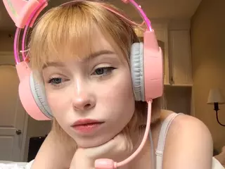 EsmaCorby's Live Sex Cam Show