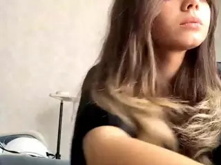 Mia's Live Sex Cam Show
