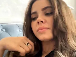 Mia's Live Sex Cam Show