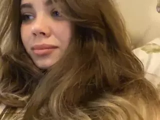 Mia's Live Sex Cam Show