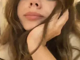 Mia's Live Sex Cam Show