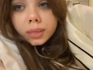 Mia's Live Sex Cam Show
