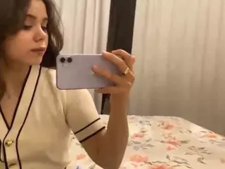 Mia's Live Sex Cam Show