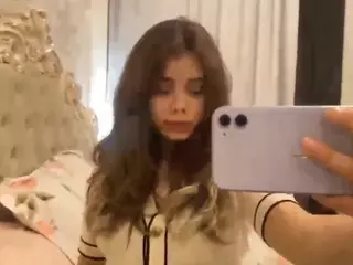 Mia's Live Sex Cam Show