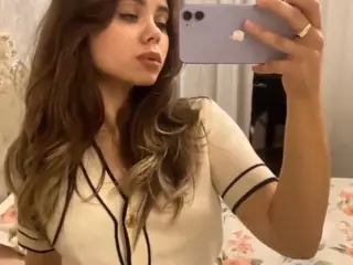 Mia's Live Sex Cam Show