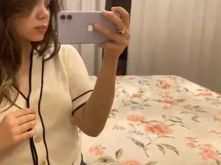 Mia's Live Sex Cam Show