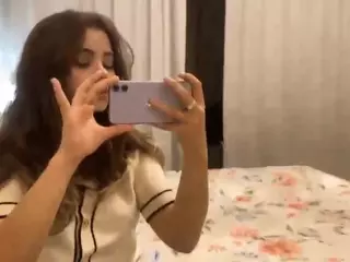 Mia's Live Sex Cam Show