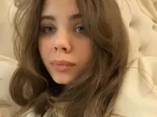 Mia's Live Sex Cam Show