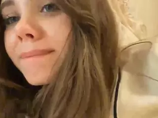 Mia's Live Sex Cam Show