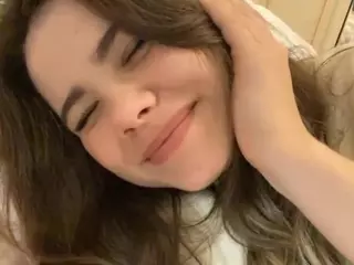 Mia's Live Sex Cam Show