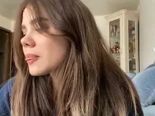 Mia's Live Sex Cam Show