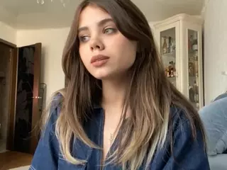 Mia's Live Sex Cam Show