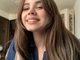 Mia's Live Sex Cam Show