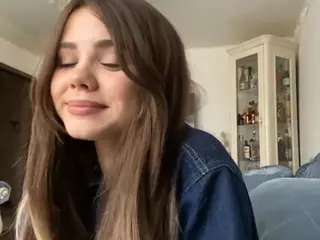 Mia's Live Sex Cam Show