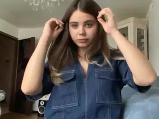 Mia's Live Sex Cam Show