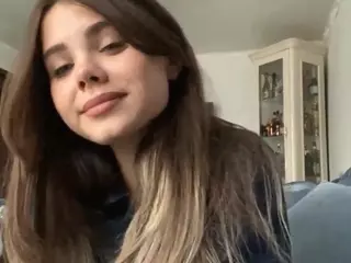 Mia's Live Sex Cam Show