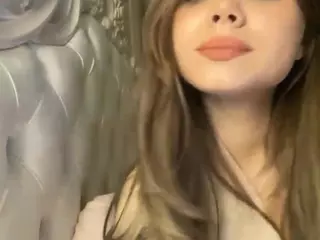 Mia's Live Sex Cam Show