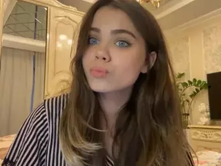 Mia's Live Sex Cam Show