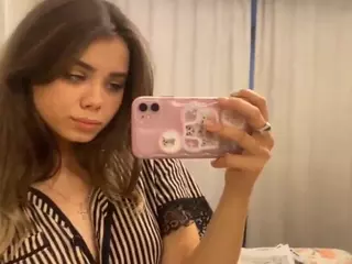 Mia's Live Sex Cam Show