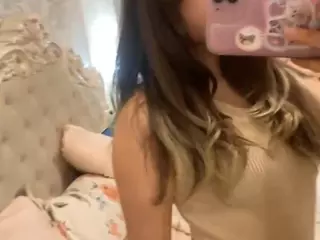Mia's Live Sex Cam Show