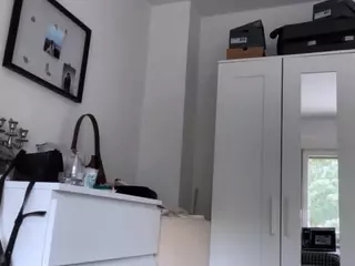 Mia's Live Sex Cam Show
