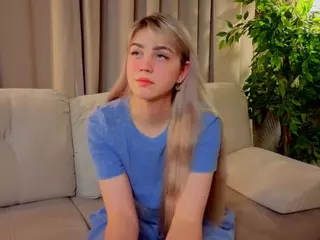 LynnBrinson's Live Sex Cam Show