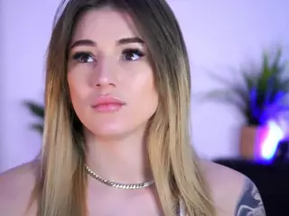 BabbyAisha's Live Sex Cam Show