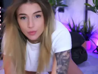 BabbyAisha's Live Sex Cam Show