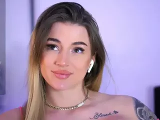 BabbyAisha's Live Sex Cam Show