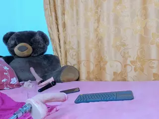 lissa-petitee's Live Sex Cam Show