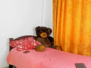 lissa-petitee's Live Sex Cam Show