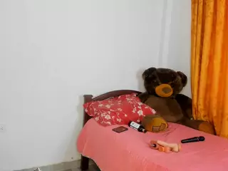lissa-petitee's Live Sex Cam Show