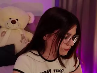 AmmyKlovert's Live Sex Cam Show