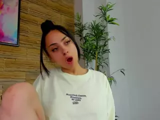Cupcake-Izzy's Live Sex Cam Show