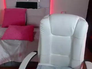 MarianaRousse18's Live Sex Cam Show