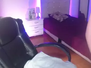 MarianaRousse18's Live Sex Cam Show
