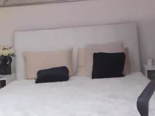 MayaWeisss's Live Sex Cam Show