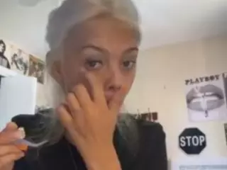 petitebarbiexo's Live Sex Cam Show