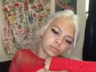 petitebarbiexo's Live Sex Cam Show