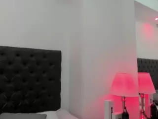 Laurem-Honnie's Live Sex Cam Show