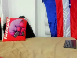 Laurem-Honnie's Live Sex Cam Show