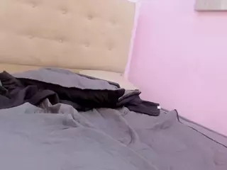NicolleRossee's Live Sex Cam Show