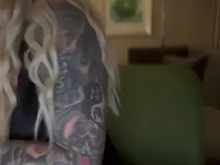 serenamask's Live Sex Cam Show