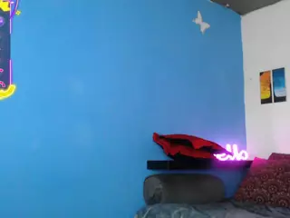 SweetiBloom's Live Sex Cam Show